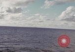 Standbild United States U-Boot unterwegs auf der Oberfläche Pazifik, 1942, aus Sekunde 18 historischem Filmmaterial Videoclip 65675076041