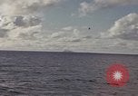 Standbild United States U-Boot unterwegs auf der Oberfläche Pazifik, 1942, aus Sekunde 42 historischem Filmmaterial Videoclip 65675076041