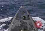 Standbild United States U-Boot unterwegs auf der Oberfläche Pazifik, 1942, aus Sekunde 52 historischem Filmmaterial Videoclip 65675076041