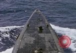 Standbild United States U-Boot unterwegs auf der Oberfläche Pazifik, 1942, aus Sekunde 54 historischem Filmmaterial Videoclip 65675076041