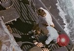 Standbild United States U-Boot unterwegs auf der Oberfläche Pazifik, 1942, aus Sekunde 56 historischem Filmmaterial Videoclip 65675076041