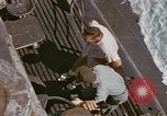 Standbild United States U-Boot unterwegs auf der Oberfläche Pazifik, 1942, aus Sekunde 61 historischem Filmmaterial Videoclip 65675076041