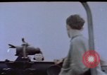 Standbild Amerikanische U-Boot-Crew feuert an und bläst ein schwimmendes Meine Pazifik, 1945, aus Sekunde 7 historischem Filmmaterial Videoclip 65675076043