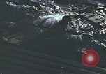 Standbild Das US-amerikanische U-Boot rettet den Überlebenden vor einem versunkenen japanischen Kriegsschiff Pazifik, 1945, aus Sekunde 15 historischem Filmmaterial Videoclip 65675076044