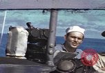 Standbild Amerikanisches U-Boot kommt nach der Patrouille in den Hafen Pazifik, 1945, aus Sekunde 1 historischem Filmmaterial Videoclip 65675076045