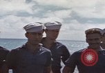 Standbild Amerikanisches U-Boot kommt nach der Patrouille in den Hafen Pazifik, 1945, aus Sekunde 15 historischem Filmmaterial Videoclip 65675076045