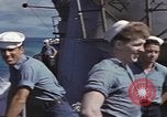Standbild Amerikanisches U-Boot kommt nach der Patrouille in den Hafen Pazifik, 1945, aus Sekunde 21 historischem Filmmaterial Videoclip 65675076045