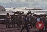 Standbild Amerikanisches U-Boot kommt nach der Patrouille in den Hafen Pazifik, 1945, aus Sekunde 28 historischem Filmmaterial Videoclip 65675076045