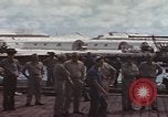 Standbild Amerikanisches U-Boot kommt nach der Patrouille in den Hafen Pazifik, 1945, aus Sekunde 30 historischem Filmmaterial Videoclip 65675076045