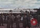 Standbild Amerikanisches U-Boot kommt nach der Patrouille in den Hafen Pazifik, 1945, aus Sekunde 31 historischem Filmmaterial Videoclip 65675076045