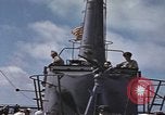 Standbild Amerikanisches U-Boot kommt nach der Patrouille in den Hafen Pazifik, 1945, aus Sekunde 38 historischem Filmmaterial Videoclip 65675076045