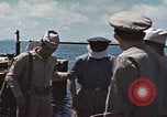 Standbild Amerikanisches U-Boot kommt nach der Patrouille in den Hafen Pazifik, 1945, aus Sekunde 52 historischem Filmmaterial Videoclip 65675076045