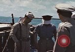 Standbild Amerikanisches U-Boot kommt nach der Patrouille in den Hafen Pazifik, 1945, aus Sekunde 55 historischem Filmmaterial Videoclip 65675076045