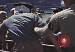 Standbild Amerikanisches U-Boot kommt nach der Patrouille in den Hafen Pazifik, 1945, aus Sekunde 61 historischem Filmmaterial Videoclip 65675076045