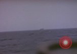 Standbild USS Cod (SS-224) Rettung der Besatzung des niederländischen U-Boot O-19 Spratly Inseln, 1945, aus Sekunde 3 historischem Filmmaterial Videoclip 65675076083