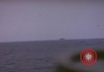 Standbild USS Cod (SS-224) Rettung der Besatzung des niederländischen U-Boot O-19 Spratly Inseln, 1945, aus Sekunde 6 historischem Filmmaterial Videoclip 65675076083