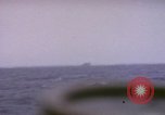 Standbild USS Cod (SS-224) Rettung der Besatzung des niederländischen U-Boot O-19 Spratly Inseln, 1945, aus Sekunde 14 historischem Filmmaterial Videoclip 65675076083
