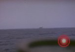 Standbild USS Cod (SS-224) Rettung der Besatzung des niederländischen U-Boot O-19 Spratly Inseln, 1945, aus Sekunde 15 historischem Filmmaterial Videoclip 65675076083