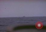 Standbild USS Cod (SS-224) Rettung der Besatzung des niederländischen U-Boot O-19 Spratly Inseln, 1945, aus Sekunde 16 historischem Filmmaterial Videoclip 65675076083