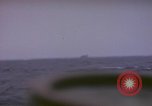 Standbild USS Cod (SS-224) Rettung der Besatzung des niederländischen U-Boot O-19 Spratly Inseln, 1945, aus Sekunde 18 historischem Filmmaterial Videoclip 65675076083