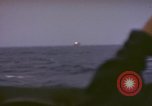 Standbild USS Cod (SS-224) Rettung der Besatzung des niederländischen U-Boot O-19 Spratly Inseln, 1945, aus Sekunde 22 historischem Filmmaterial Videoclip 65675076083