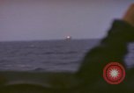 Standbild USS Cod (SS-224) Rettung der Besatzung des niederländischen U-Boot O-19 Spratly Inseln, 1945, aus Sekunde 23 historischem Filmmaterial Videoclip 65675076083