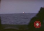 Standbild USS Cod (SS-224) Rettung der Besatzung des niederländischen U-Boot O-19 Spratly Inseln, 1945, aus Sekunde 24 historischem Filmmaterial Videoclip 65675076083