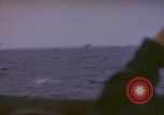 Standbild USS Cod (SS-224) Rettung der Besatzung des niederländischen U-Boot O-19 Spratly Inseln, 1945, aus Sekunde 25 historischem Filmmaterial Videoclip 65675076083