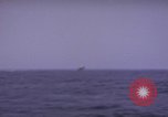 Standbild USS Cod (SS-224) Rettung der Besatzung des niederländischen U-Boot O-19 Spratly Inseln, 1945, aus Sekunde 37 historischem Filmmaterial Videoclip 65675076083