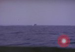 Standbild USS Cod (SS-224) Rettung der Besatzung des niederländischen U-Boot O-19 Spratly Inseln, 1945, aus Sekunde 38 historischem Filmmaterial Videoclip 65675076083