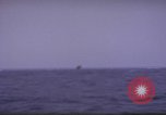 Standbild USS Cod (SS-224) Rettung der Besatzung des niederländischen U-Boot O-19 Spratly Inseln, 1945, aus Sekunde 47 historischem Filmmaterial Videoclip 65675076083