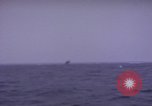 Standbild USS Cod (SS-224) Rettung der Besatzung des niederländischen U-Boot O-19 Spratly Inseln, 1945, aus Sekunde 48 historischem Filmmaterial Videoclip 65675076083