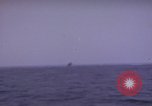 Standbild USS Cod (SS-224) Rettung der Besatzung des niederländischen U-Boot O-19 Spratly Inseln, 1945, aus Sekunde 49 historischem Filmmaterial Videoclip 65675076083