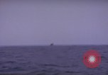 Standbild USS Cod (SS-224) Rettung der Besatzung des niederländischen U-Boot O-19 Spratly Inseln, 1945, aus Sekunde 52 historischem Filmmaterial Videoclip 65675076083