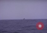 Standbild USS Cod (SS-224) Rettung der Besatzung des niederländischen U-Boot O-19 Spratly Inseln, 1945, aus Sekunde 55 historischem Filmmaterial Videoclip 65675076083