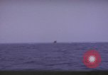 Standbild USS Cod (SS-224) Rettung der Besatzung des niederländischen U-Boot O-19 Spratly Inseln, 1945, aus Sekunde 59 historischem Filmmaterial Videoclip 65675076083