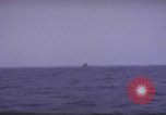 Standbild USS Cod (SS-224) Rettung der Besatzung des niederländischen U-Boot O-19 Spratly Inseln, 1945, aus Sekunde 60 historischem Filmmaterial Videoclip 65675076083