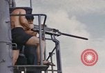 Standbild USS Cod Brände Waffen zu versenken niederländischen U-Boot O-19 Spratly Inseln, 1945, aus Sekunde 4 historischem Filmmaterial Videoclip 65675076088