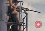 Standbild USS Cod Brände Waffen zu versenken niederländischen U-Boot O-19 Spratly Inseln, 1945, aus Sekunde 8 historischem Filmmaterial Videoclip 65675076088