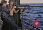Standbild USS Cod Brände Waffen zu versenken niederländischen U-Boot O-19 Spratly Inseln, 1945, aus Sekunde 10 historischem Filmmaterial Videoclip 65675076088