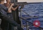 Standbild USS Cod Brände Waffen zu versenken niederländischen U-Boot O-19 Spratly Inseln, 1945, aus Sekunde 11 historischem Filmmaterial Videoclip 65675076088