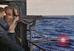 Standbild USS Cod Brände Waffen zu versenken niederländischen U-Boot O-19 Spratly Inseln, 1945, aus Sekunde 18 historischem Filmmaterial Videoclip 65675076088