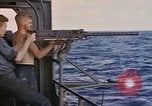 Standbild USS Cod Brände Waffen zu versenken niederländischen U-Boot O-19 Spratly Inseln, 1945, aus Sekunde 20 historischem Filmmaterial Videoclip 65675076088