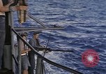 Standbild USS Cod Brände Waffen zu versenken niederländischen U-Boot O-19 Spratly Inseln, 1945, aus Sekunde 39 historischem Filmmaterial Videoclip 65675076088