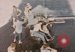 Standbild USS Cod Brände Waffen zu versenken niederländischen U-Boot O-19 Spratly Inseln, 1945, aus Sekunde 45 historischem Filmmaterial Videoclip 65675076088