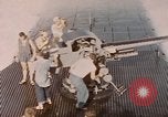 Standbild USS Cod Brände Waffen zu versenken niederländischen U-Boot O-19 Spratly Inseln, 1945, aus Sekunde 50 historischem Filmmaterial Videoclip 65675076088