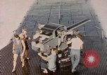 Standbild USS Cod Brände Waffen zu versenken niederländischen U-Boot O-19 Spratly Inseln, 1945, aus Sekunde 54 historischem Filmmaterial Videoclip 65675076088