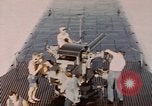 Standbild USS Cod Brände Waffen zu versenken niederländischen U-Boot O-19 Spratly Inseln, 1945, aus Sekunde 56 historischem Filmmaterial Videoclip 65675076088