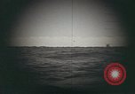 Standbild Periskop Ansicht von US Submarine Pazifik, 1944, aus Sekunde 10 historischem Filmmaterial Videoclip 65675076126