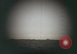 Standbild Periskop Ansicht von US Submarine Pazifik, 1944, aus Sekunde 16 historischem Filmmaterial Videoclip 65675076126
